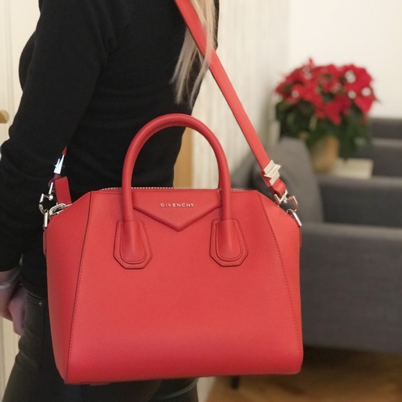 AUTHENTIC GIVENCHY 'ANTIGONA' BAG (MEDIUM) in RED LEATHER ❤️ - Picture 1 of 13